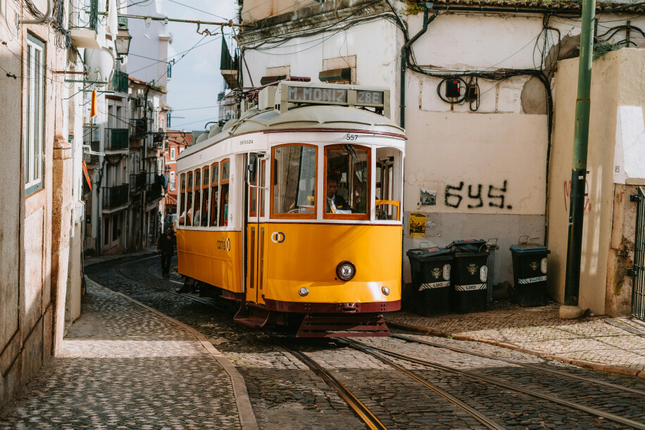 Portugal in diepe rouw na fataal tramongeluk in Lissabon: vijftien doden en tientallen gewonden